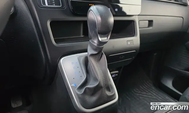 Hyundai Staria 2023 2.2 автомат (гидро), миниатюра 12