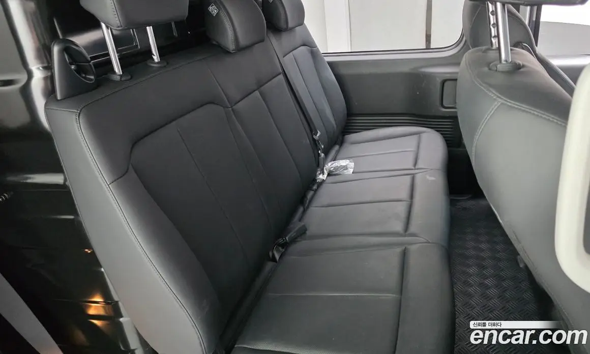 Hyundai Staria 2023 2.2 автомат (гидро), фото 17