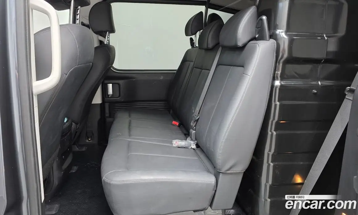 Hyundai Staria 2023 2.2 автомат (гидро), фото 18