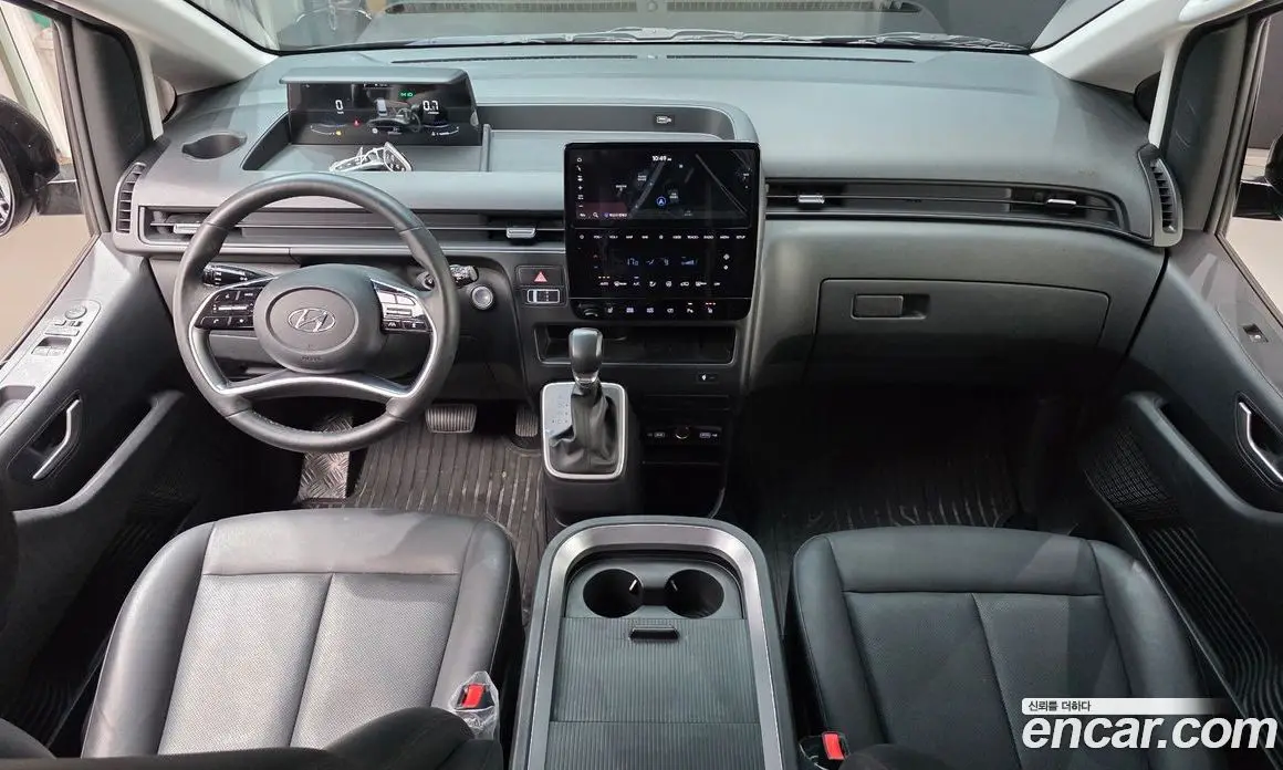 Hyundai Staria 2023 2.2 автомат (гидро), фото 10