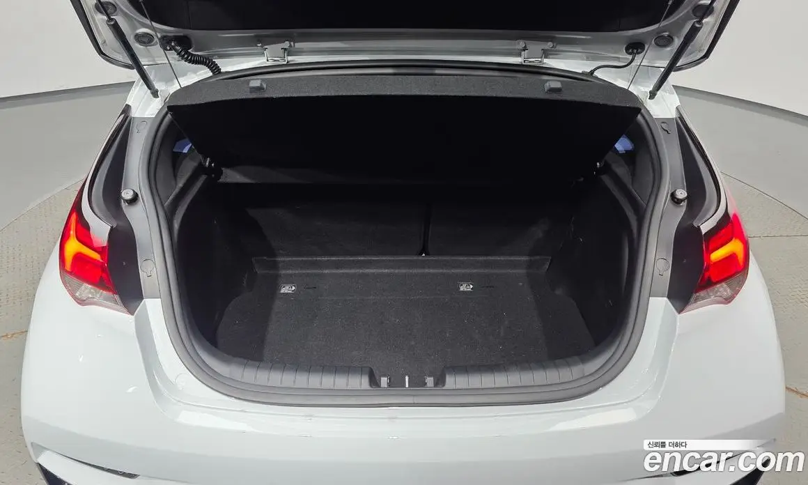 Hyundai Veloster 2019 2.0 механика, фото 20