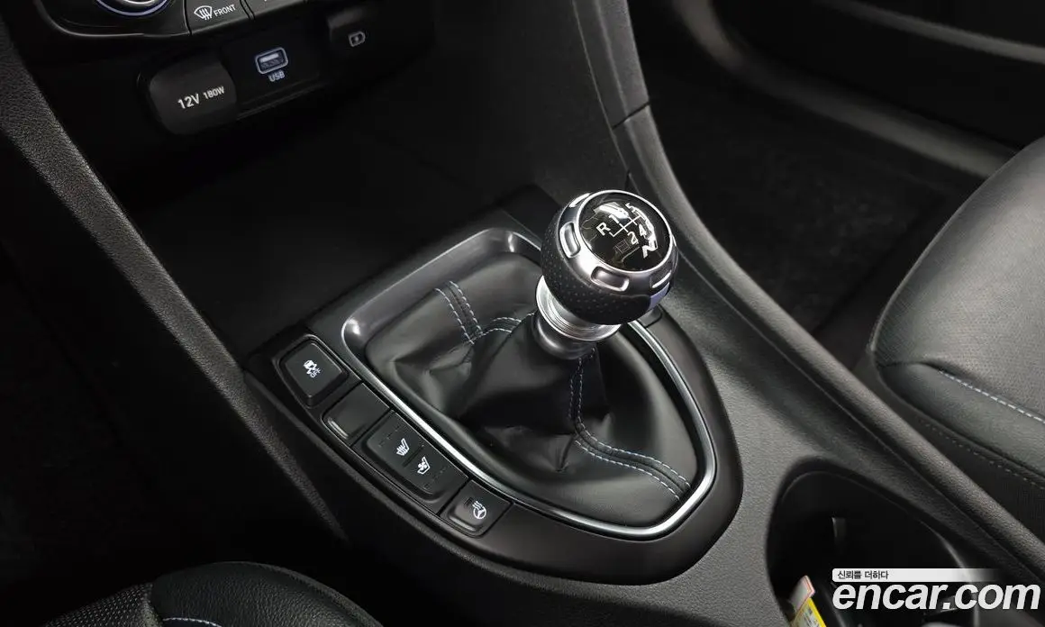 Hyundai Veloster 2021 2.0 механика, фото 12