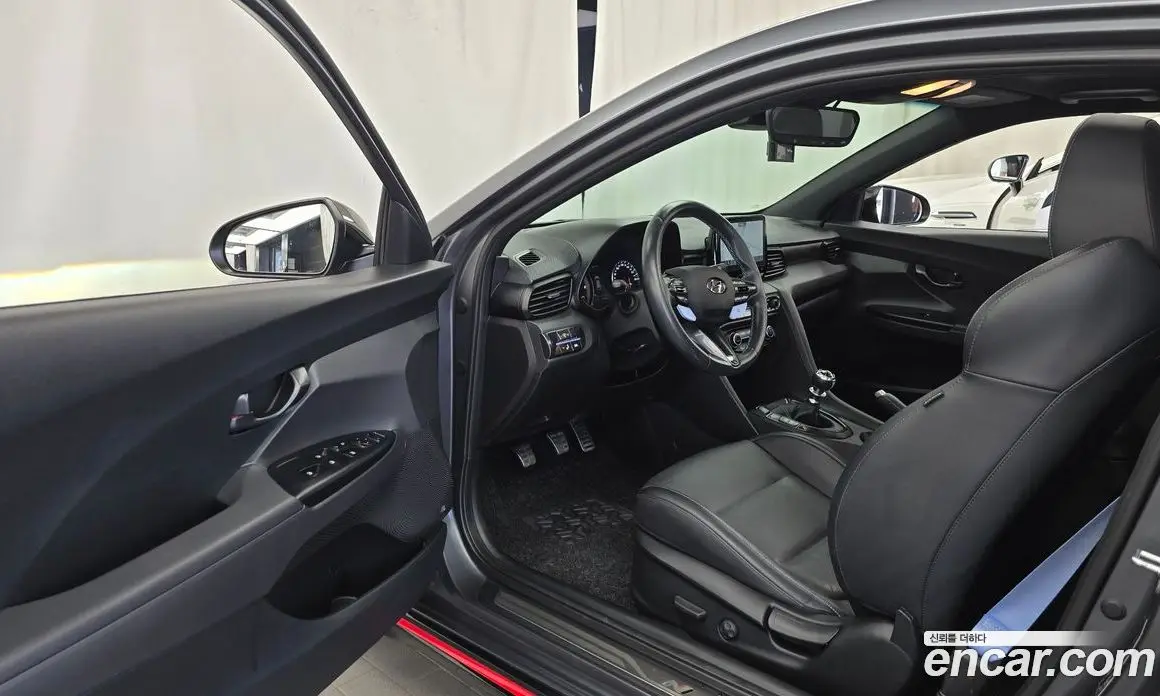Hyundai Veloster 2021 2.0 механика, фото 13