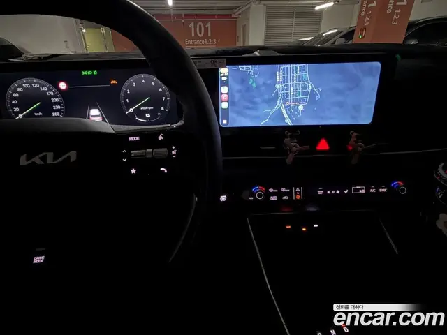 Kia Carnival 2026 1.6 автомат (гидро), миниатюра 8