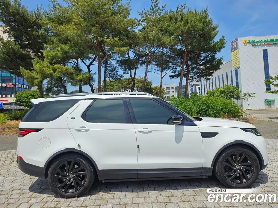 Land Rover Discovery 2017 2.0 автомат (гидро), фото 5