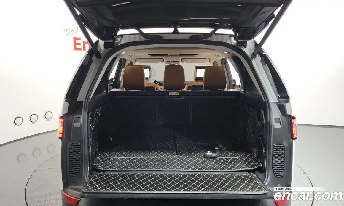 Land Rover Discovery 2018 3.0 автомат (гидро), фото 28