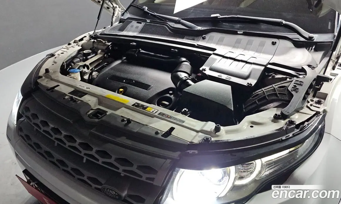 Land Rover Range Rover Evoque 2015 2.2 автомат (гидро), фото 6
