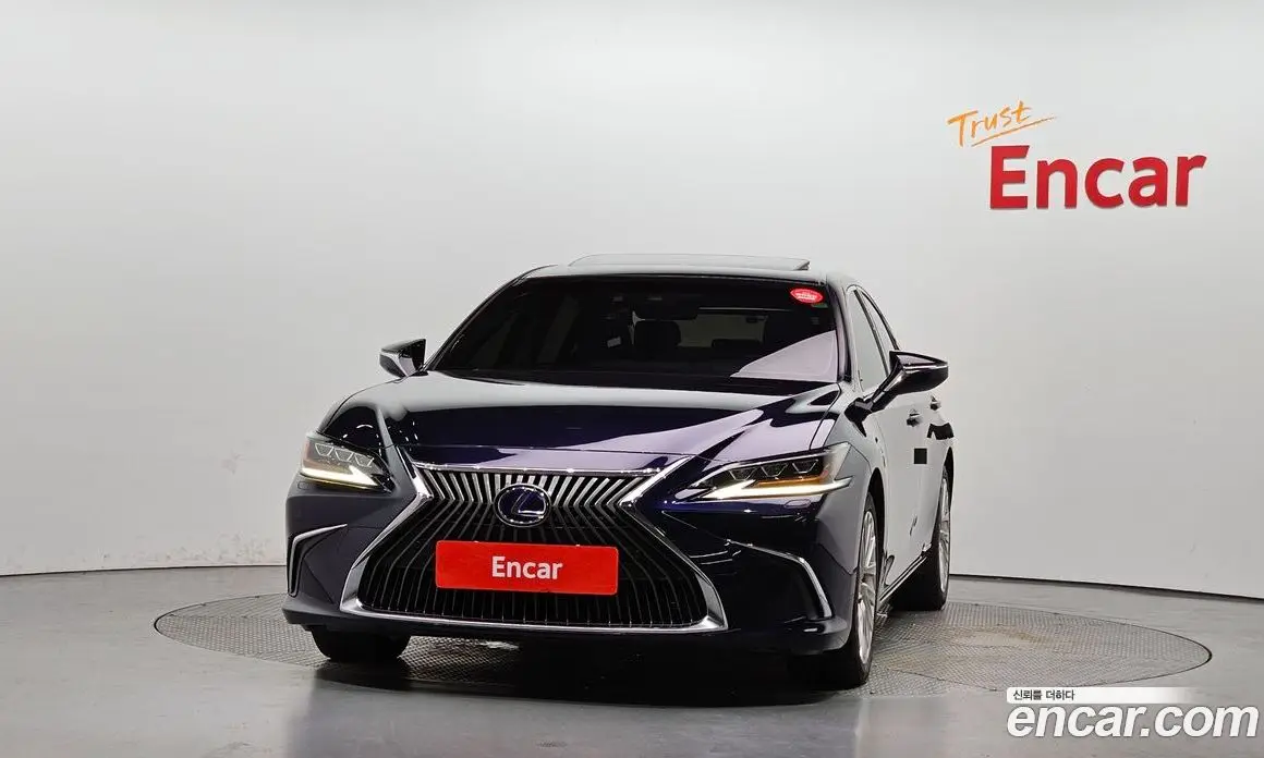 Lexus ES 2019 2.5 автомат (гидро), фото 3