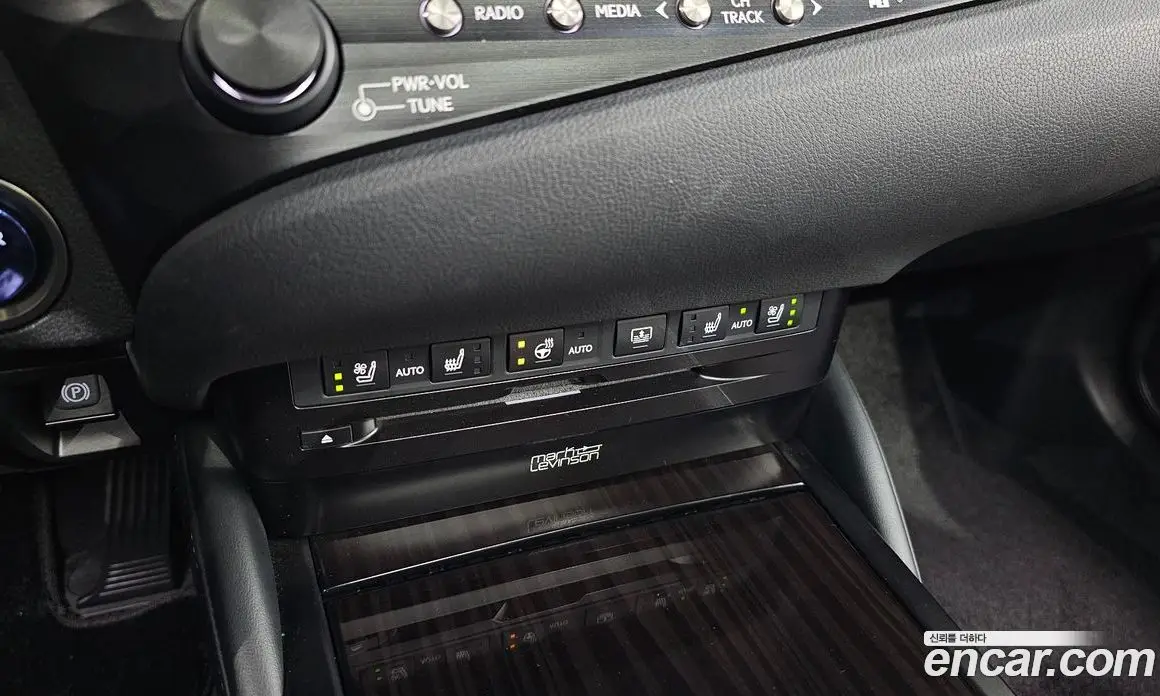 Lexus ES 2019 2.5 автомат (гидро), фото 27