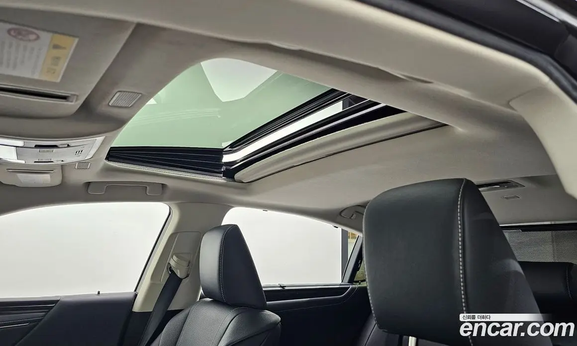 Lexus ES 2019 2.5 автомат (гидро), фото 29