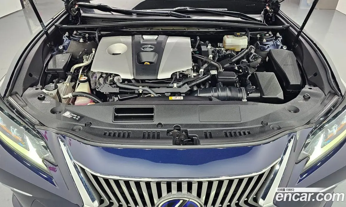 Lexus ES 2019 2.5 автомат (гидро), фото 6