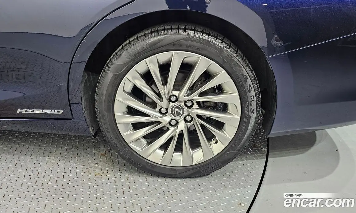 Lexus ES 2019 2.5 автомат (гидро), фото 7