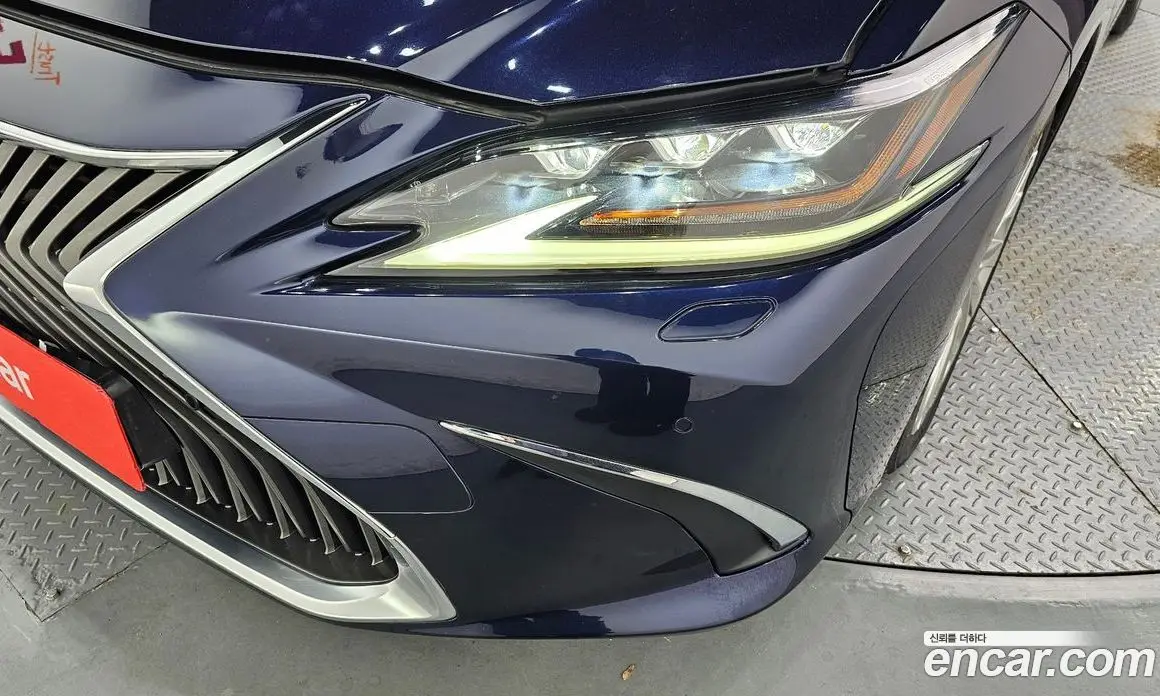 Lexus ES 2019 2.5 автомат (гидро), фото 8