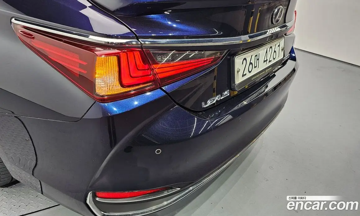 Lexus ES 2019 2.5 автомат (гидро), фото 9