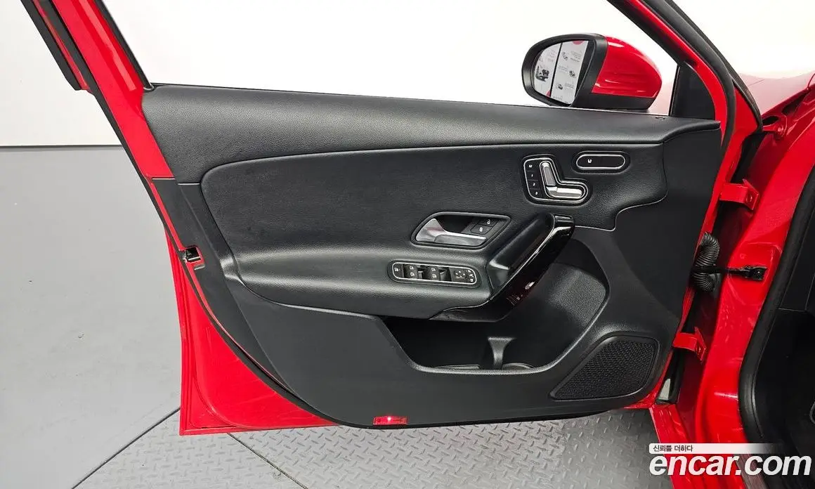 Mercedes-Benz A-Class 2019 2.0 гидро, фото 14 Mercedes-Benz A-Class 2019 2.0 гидро, фото 14