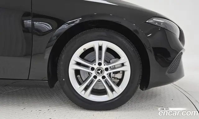 Mercedes-Benz A-Class 2024 2.0 гидро, миниатюра 5 Mercedes-Benz A-Class 2024 2.0 гидро, миниатюра 5