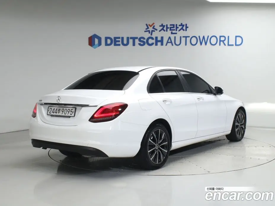 Mercedes-Benz C-Class 2019 2.0 гидро, фото 3 Mercedes-Benz C-Class 2019 2.0 гидро, фото 3