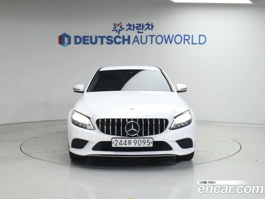 Mercedes-Benz C-Class 2019 2.0 гидро, фото 4 Mercedes-Benz C-Class 2019 2.0 гидро, фото 4