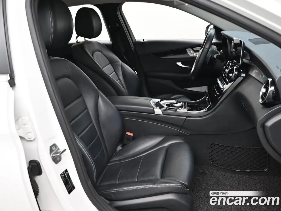Mercedes-Benz C-Class 2019 2.0 гидро, фото 10 Mercedes-Benz C-Class 2019 2.0 гидро, фото 10