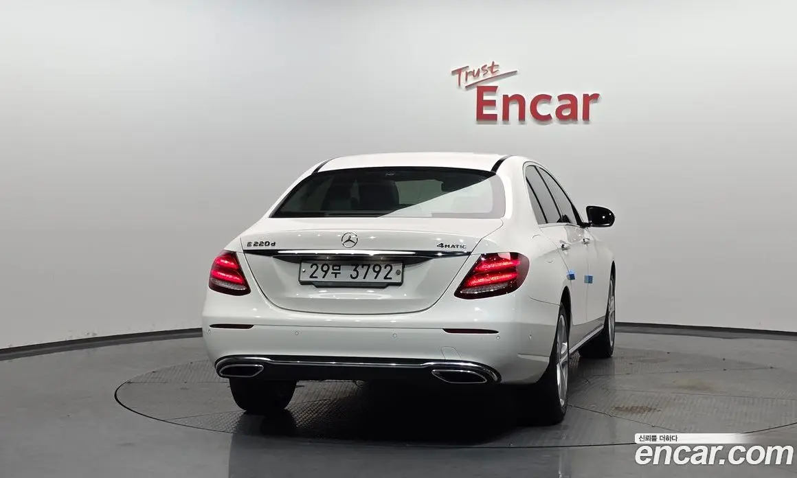Mercedes-Benz E-Class 2018 1.9 гидро, фото 3