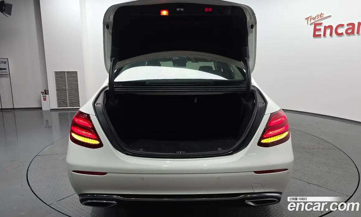 Mercedes-Benz E-Class 2018 1.9 гидро, фото 25