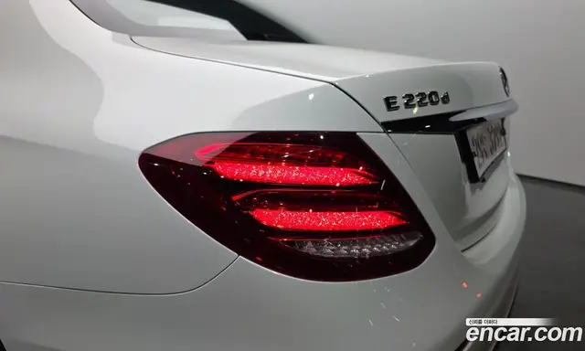 Mercedes-Benz E-Class 2018 1.9 гидро, миниатюра 8