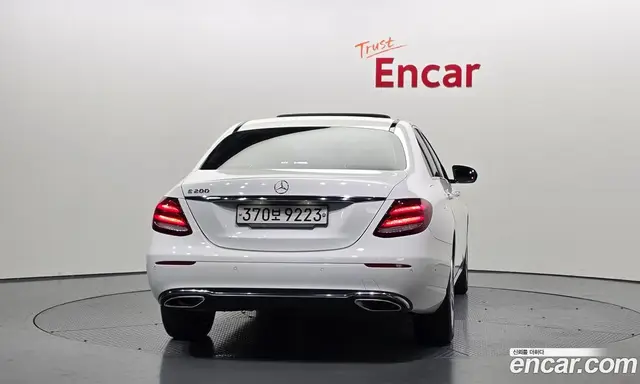Mercedes-Benz E-Class 2018 2.0 гидро, миниатюра 4 Mercedes-Benz E-Class 2018 2.0 гидро, миниатюра 4