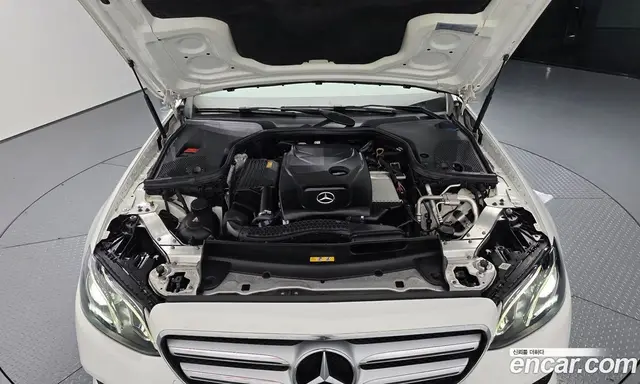 Mercedes-Benz E-Class 2018 2.0 гидро, миниатюра 6 Mercedes-Benz E-Class 2018 2.0 гидро, миниатюра 6