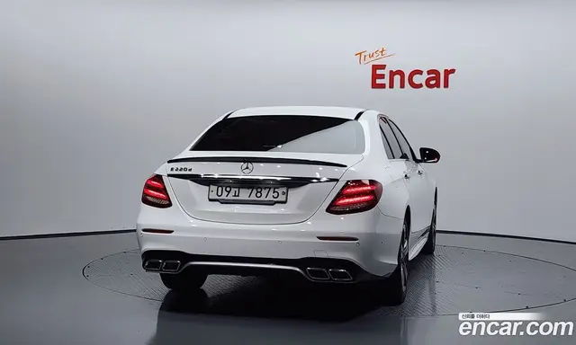 Mercedes-Benz E-Class 2019 1.9 автомат (гидро), миниатюра 4