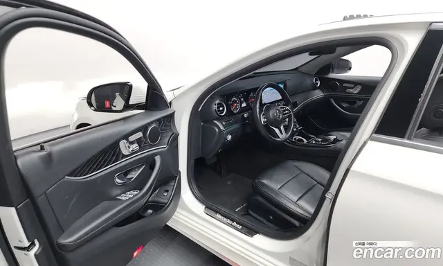 Mercedes-Benz E-Class 2019 1.9 автомат (гидро), миниатюра 10
