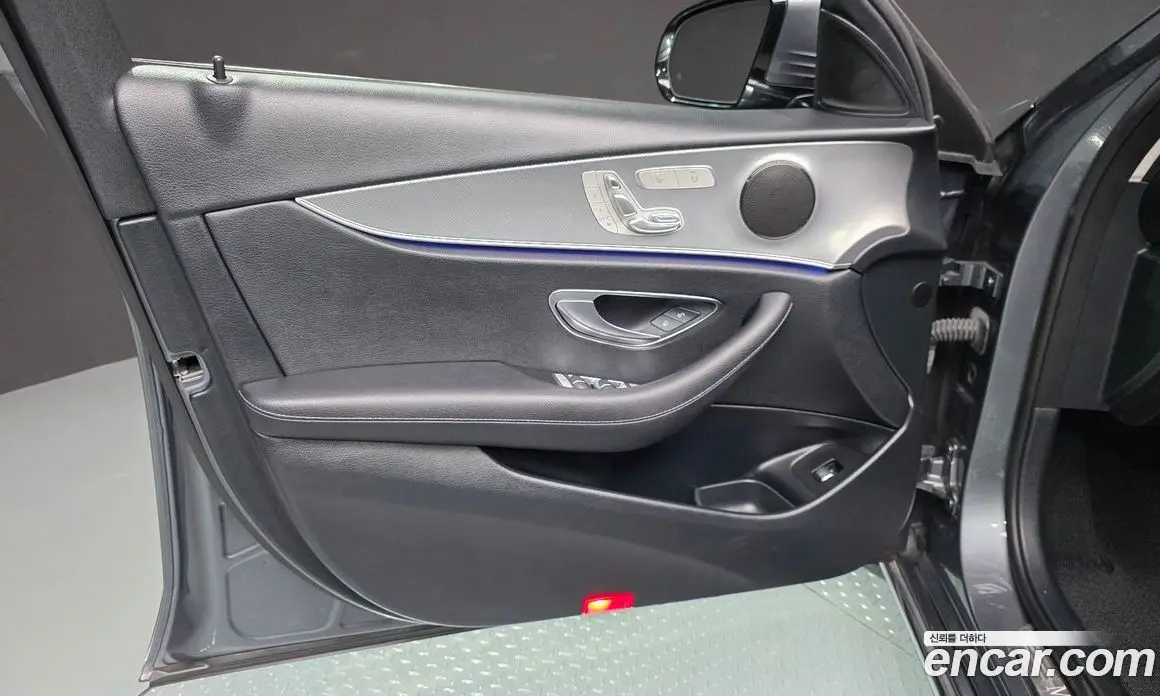 Mercedes-Benz E-Class 2019 2.0 гидро, фото 14 Mercedes-Benz E-Class 2019 2.0 гидро, фото 14