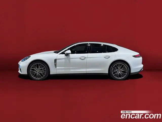 Porsche Panamera, 2022, 30 000 км