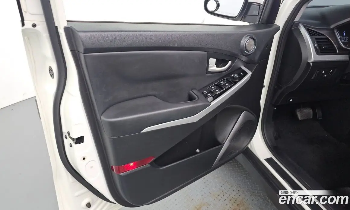 SsangYong Korando 2015 2.2 автомат (гидро), фото 14
