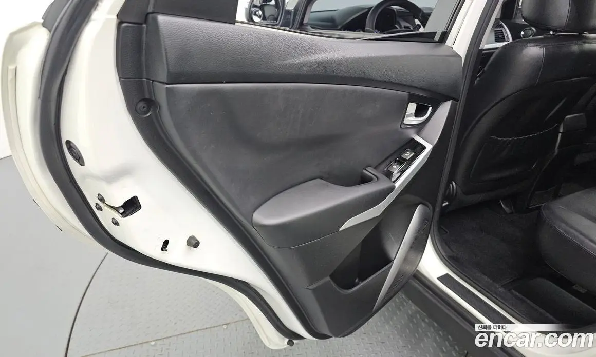 SsangYong Korando 2015 2.2 автомат (гидро), фото 15