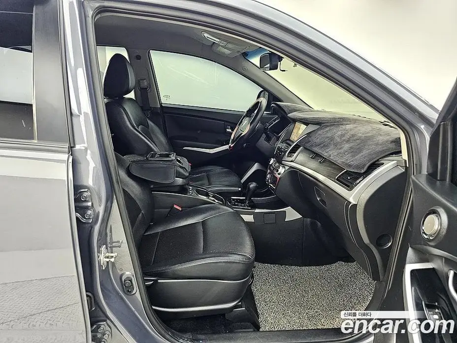 SsangYong Korando 2015 2.2 автомат (гидро), фото 11