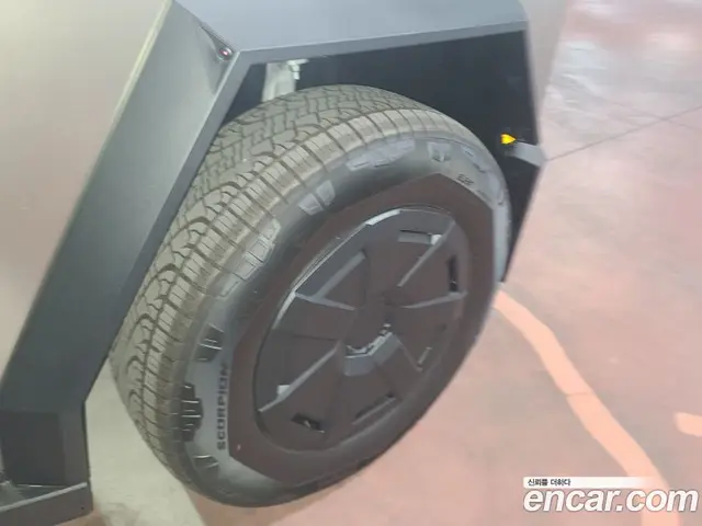 Tesla Cybertruck 2026 0.2 гидро, миниатюра 5