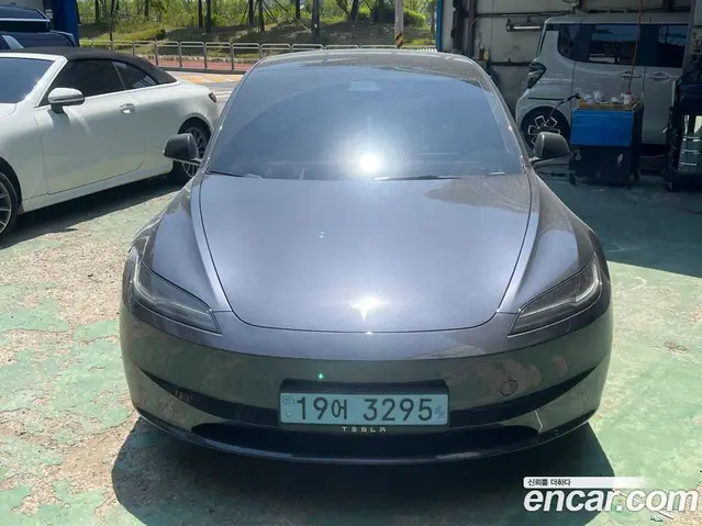 Tesla Model 3, 2025, 13 048 км