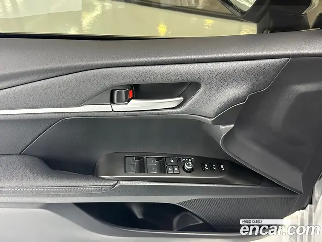 Toyota Camry 2025 2.5 автомат (робот), миниатюра 12