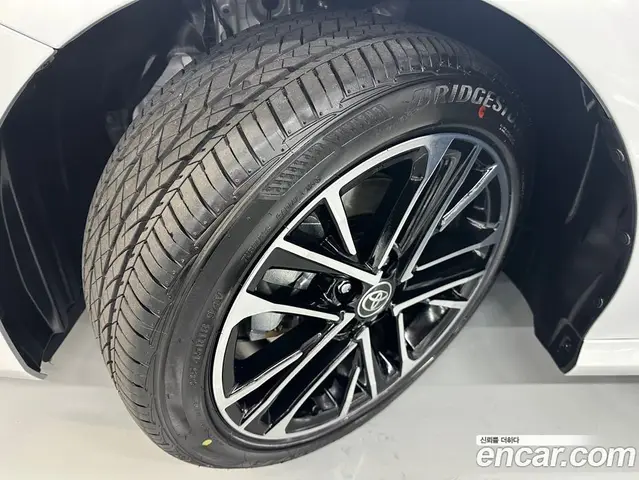 Toyota Camry 2025 2.5 автомат (робот), миниатюра 5 Toyota Camry 2025 2.5 автомат (робот), миниатюра 5