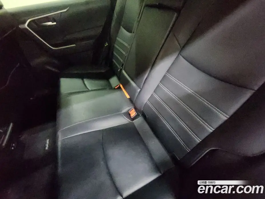Toyota RAV4 2020 2.5 автомат (вариатор), фото 17 Toyota RAV4 2020 2.5 автомат (вариатор), фото 17