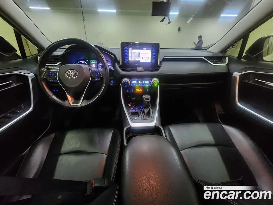 Toyota RAV4 2020 2.5 автомат (вариатор), фото 18 Toyota RAV4 2020 2.5 автомат (вариатор), фото 18
