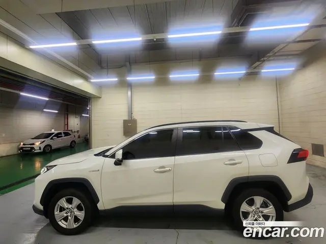 Toyota RAV4 2020 2.5 автомат (вариатор), миниатюра 7 Toyota RAV4 2020 2.5 автомат (вариатор), миниатюра 7