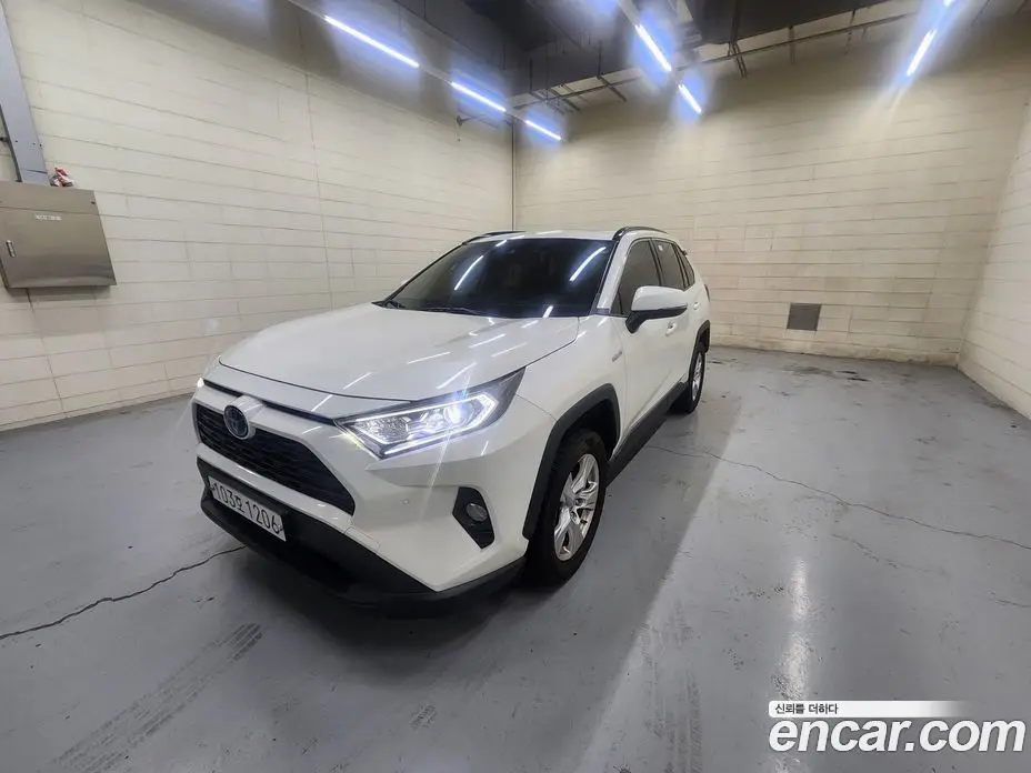 Toyota RAV4 2020 2.5 автомат (вариатор), фото 8 Toyota RAV4 2020 2.5 автомат (вариатор), фото 8