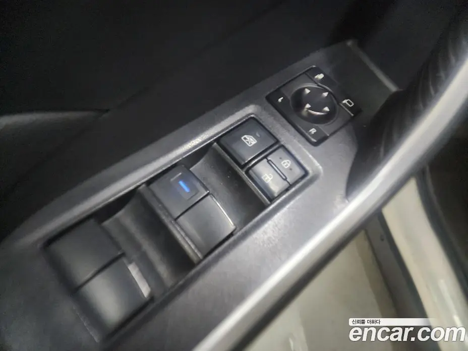 Toyota RAV4 2020 2.5 автомат (вариатор), фото 9 Toyota RAV4 2020 2.5 автомат (вариатор), фото 9