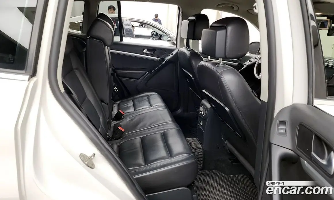 Volkswagen Tiguan 2014 2.0 автомат (гидро), фото 12
