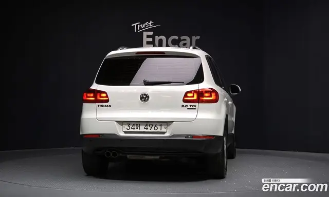 Volkswagen Tiguan 2014 2.0 автомат (гидро), миниатюра 4