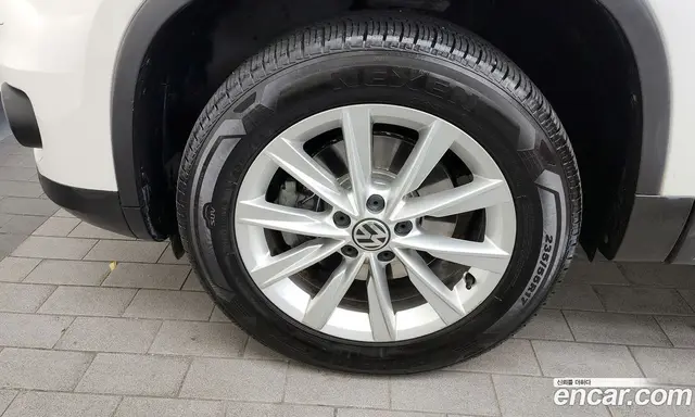 Volkswagen Tiguan 2014 2.0 автомат (гидро), миниатюра 5