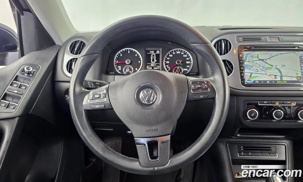 Volkswagen Tiguan 2014 2.0 автомат (гидро), фото 13