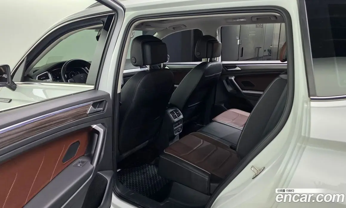 Volkswagen Tiguan 2022 2.0 автомат (гидро), фото 16
