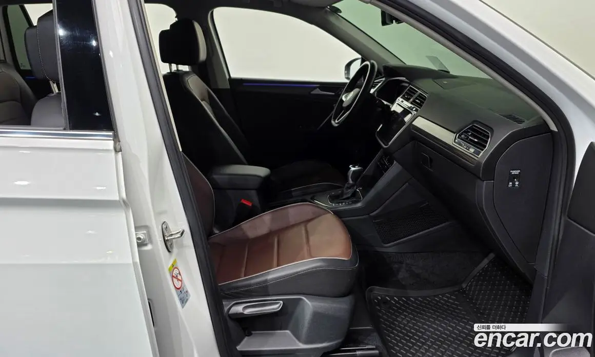 Volkswagen Tiguan 2022 2.0 автомат (гидро), фото 17